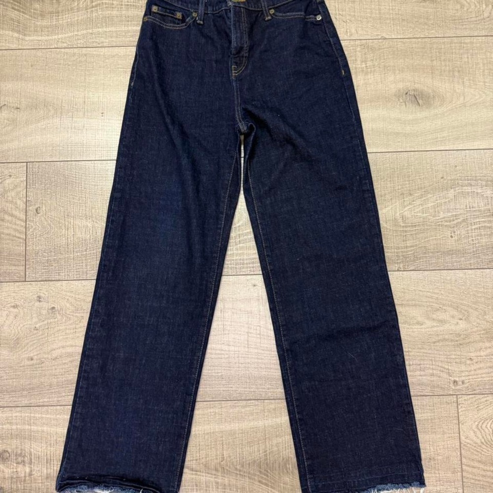 Banana Republic Ultra High-Rise Wide Leg Jeans Women's‎ 26/2 Dark Wash Raw Hem